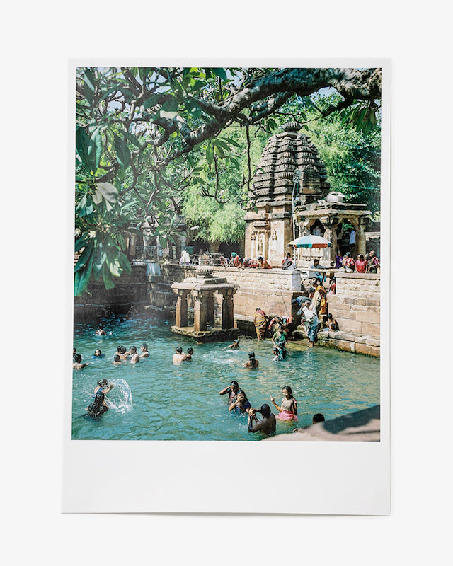 B3 Poster(Bathing places in South India)/ photo by 西山勲