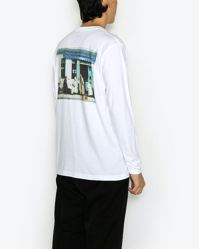 Long T-shirts(Group of men)/ photo by 佐藤健寿